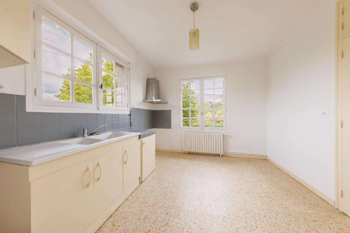 Maison à TERRASSON-LAVILLEDIEU