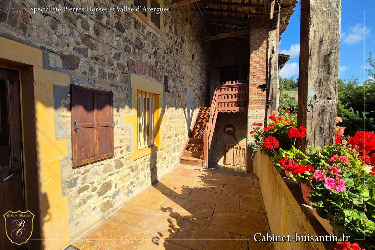 Maison à SAINT-VERAND