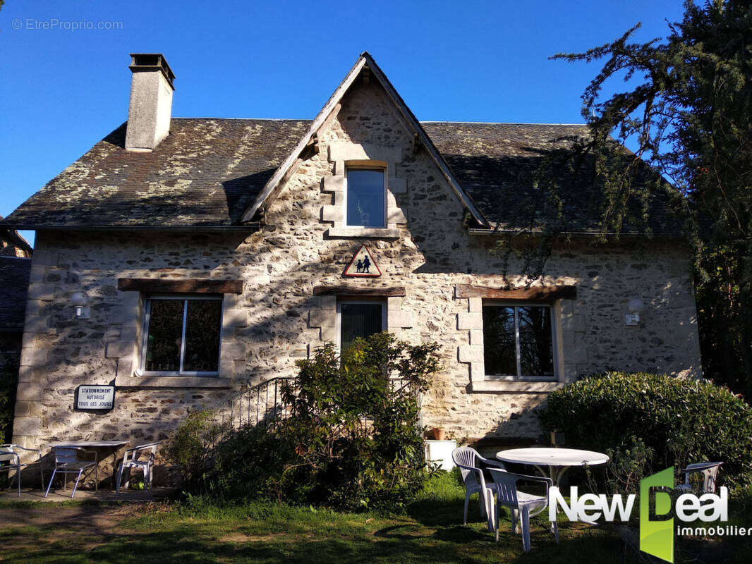 Corps de ferme avec Maison, Grange, Four à Pain entre Brive et Uzerche - 1,8 ha - photo 2