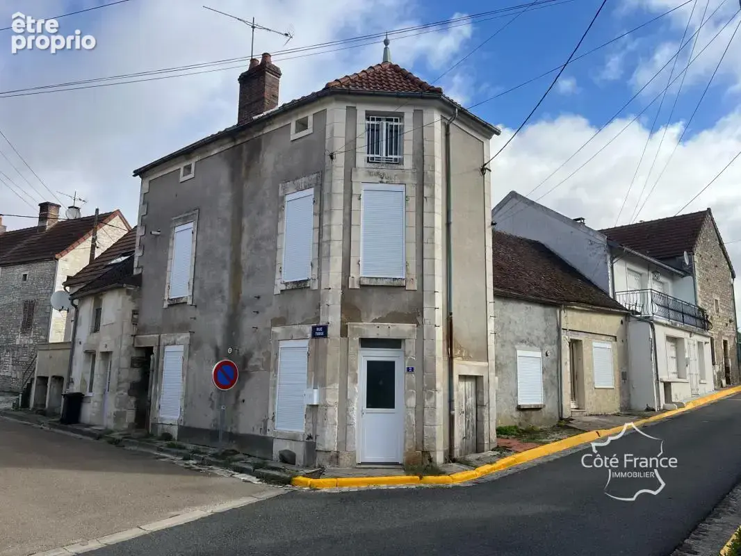 Appartement à COURSON-LES-CARRIERES