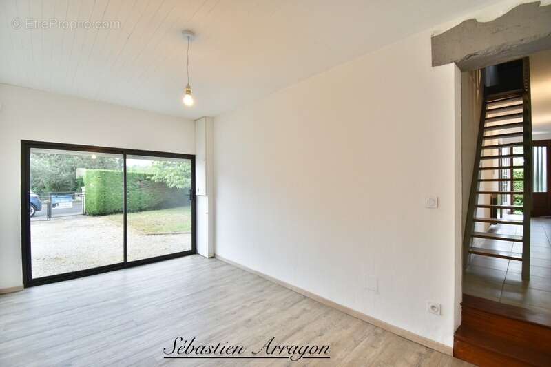Maison rénovée 110 m² – 3 chambres – jardin 790 m² – quartier calme Villeneuve-sur-Lot (47)- coup de cœur assuré - photo 8