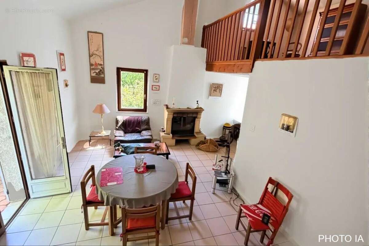 Photo 6 - Maison à LA TOUR-DE-SALVAGNY