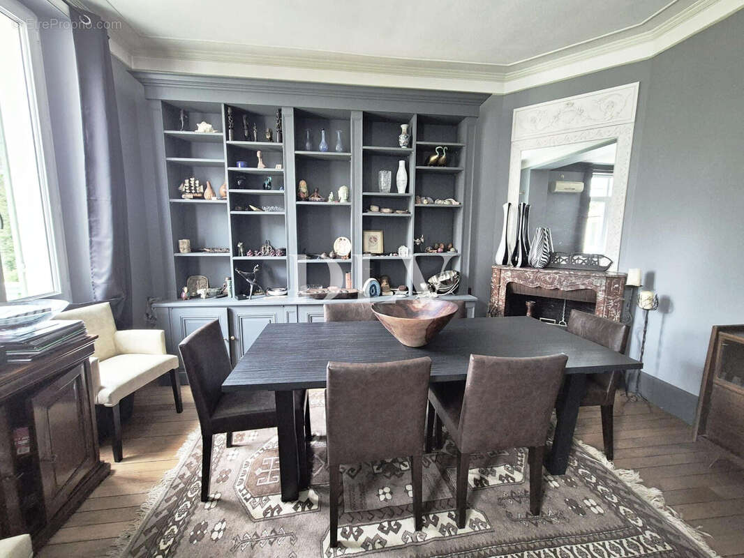 Maison à FONTAINEBLEAU