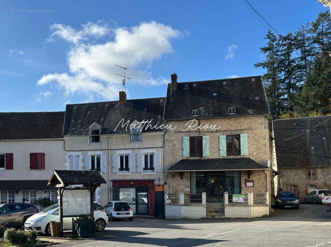 Commerce à SAINT-ETIENNE-DE-FURSAC