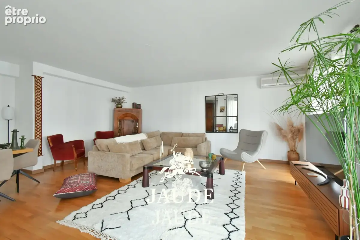 Appartement de 135 m2 en ÉTAGE ÉLEVÉ avec terrasses, cave et garage double   Rue Colbert, Résidence Nymphéas, - photo 2