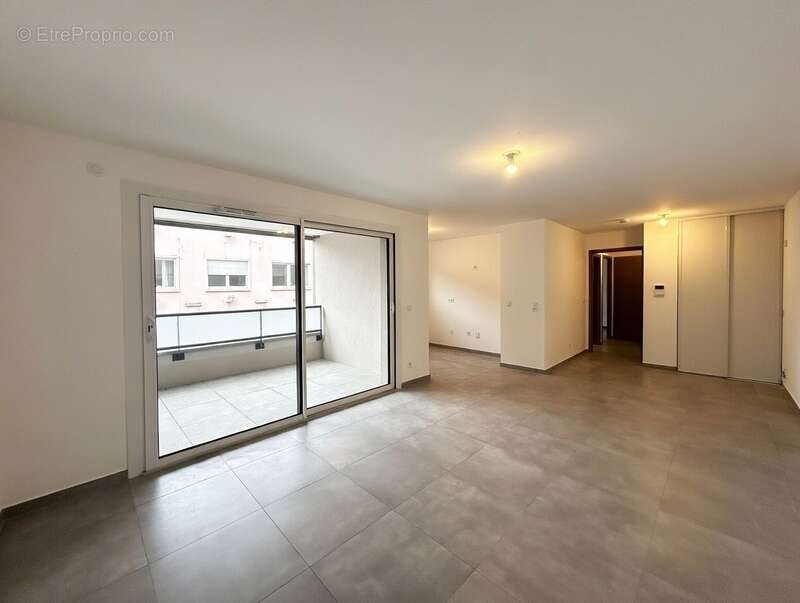 Appartement à vendre 3 pièces ANNEMASSE (74) - photo 2