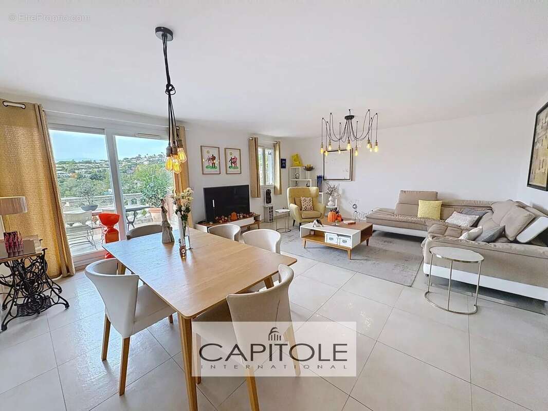 Appartement à VILLENEUVE-LOUBET