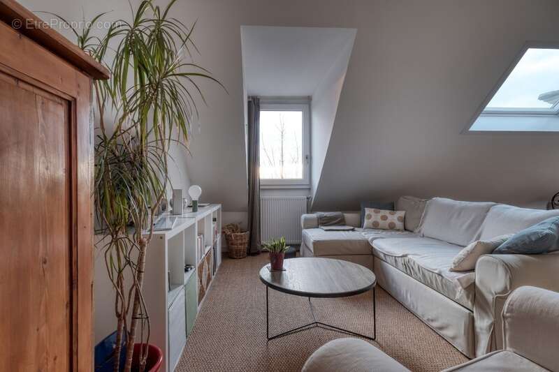 Appartement à NEAUPHLE-LE-CHATEAU