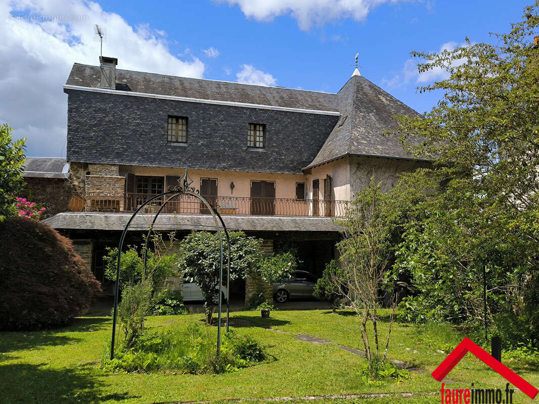 Maison à UZERCHE