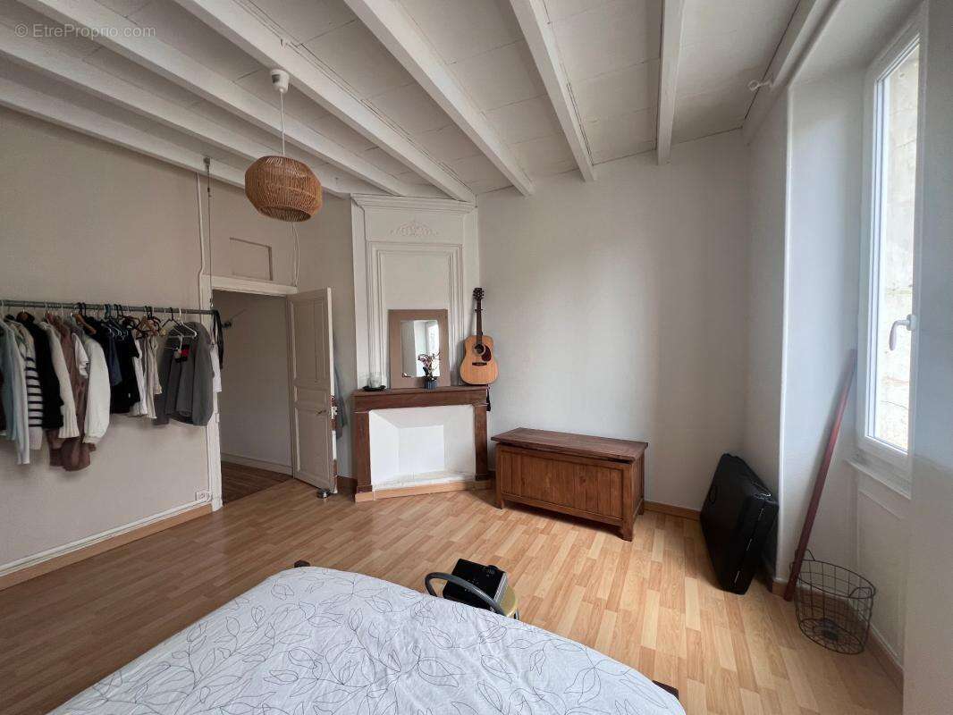 Maison centre de burie trois chambres plus bureau avec entrée privative - photo 7