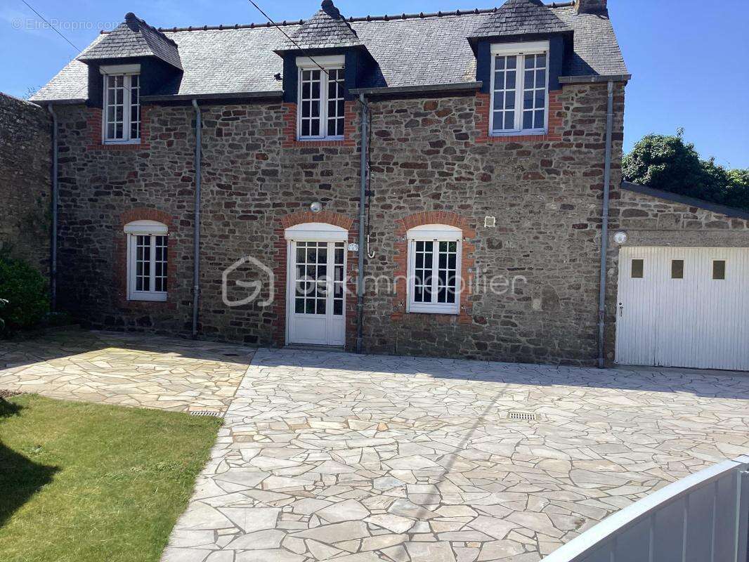 Maison à LANVALLAY