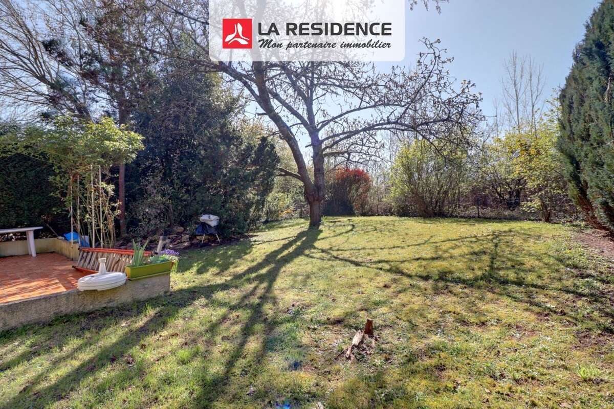 Maison à JOUY-LE-MOUTIER