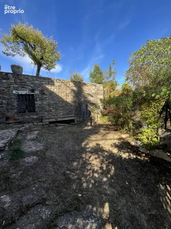 Maison de village avec terrasses et jardin. - photo 4