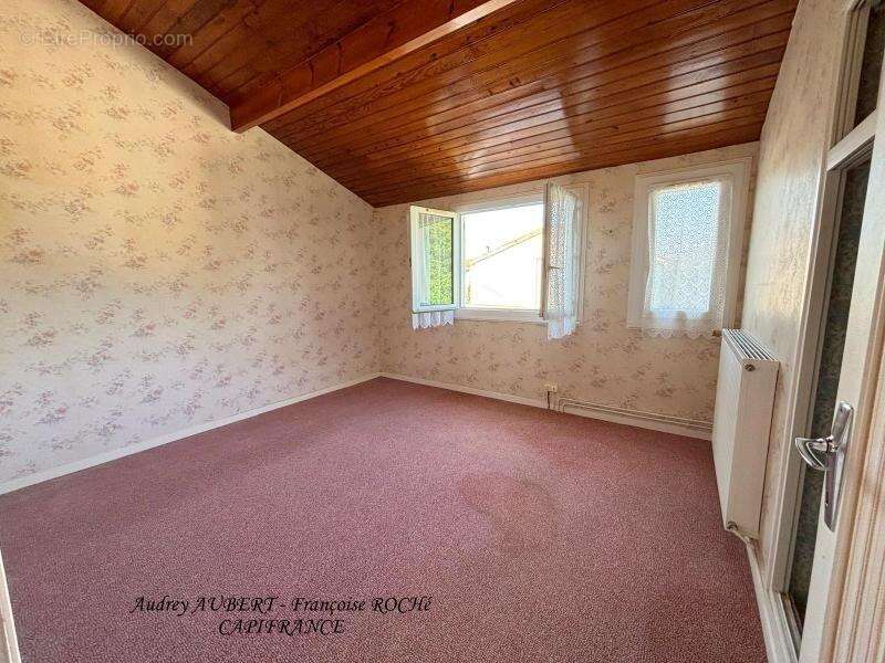 Maison à SAINT-JEAN-D&#039;ANGELY