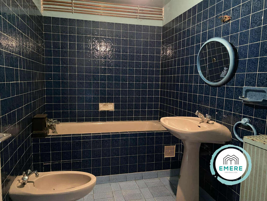 Maison 99 m² à Saint-Georges-De-Reintembault  - photo 7