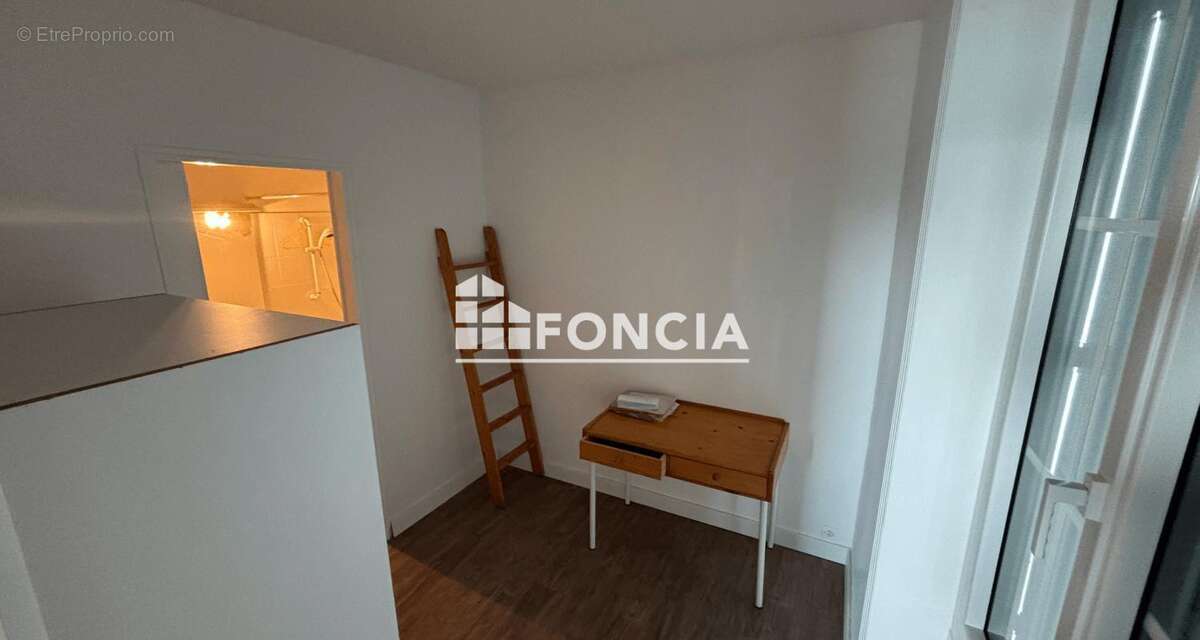 Appartement à COMBRIT