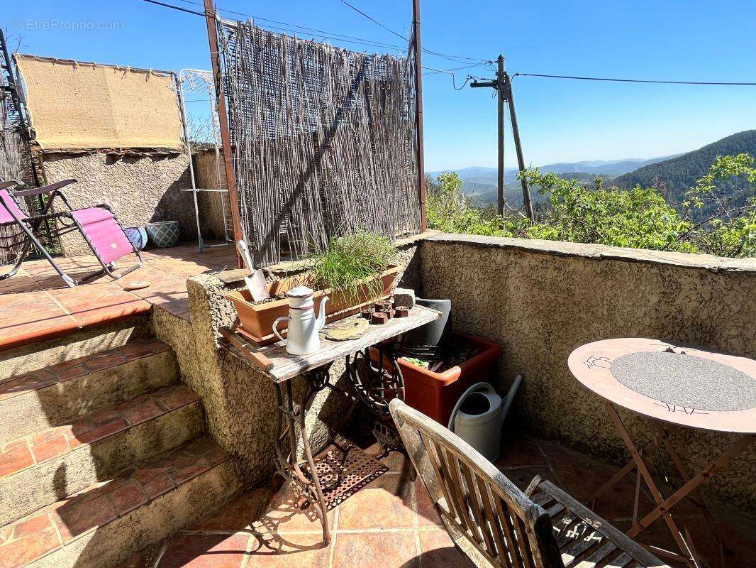 Maison à SAINT-PIERRE-SAINT-JEAN