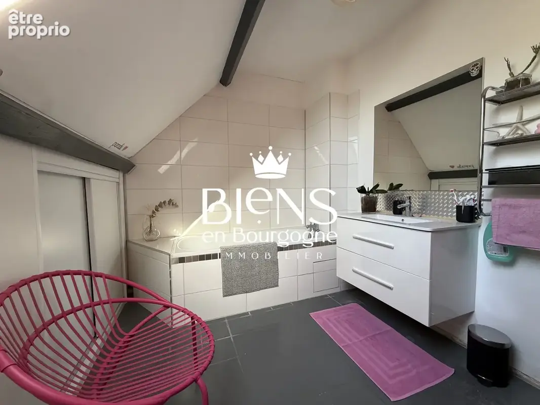 Maison 6 pièces 120 m² à vendre à Farges-Les-Chalon (71150) - photo 8