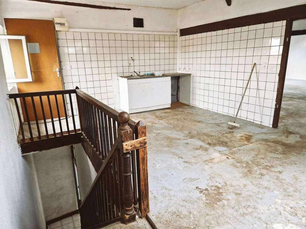 Maison de ville avec un énorme potentiel - photo 12