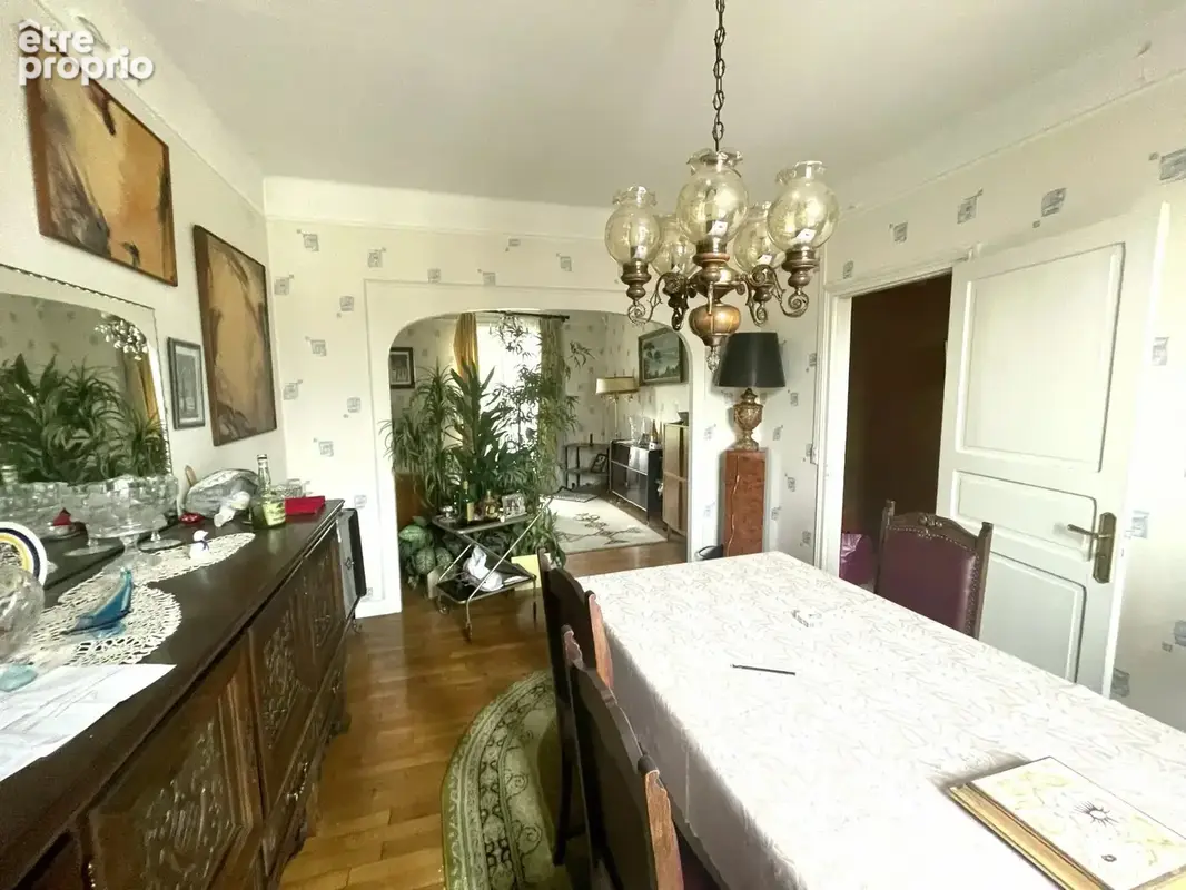 BAGNEUX –  Maison familiale de 120 m² 5 chambres avec jardin, garage et dépendances - photo 4