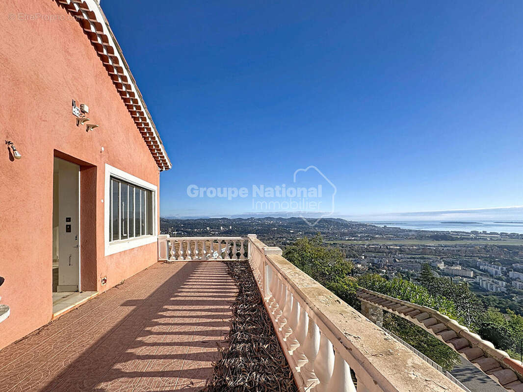 Maison à MANDELIEU-LA-NAPOULE