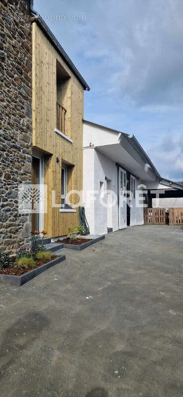 Maison à MINIAC-MORVAN