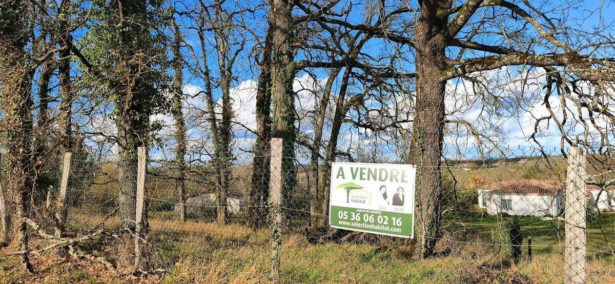 Maison individuelle récente avec garage et magnifique terrain arboré de 2000 m² - photo 16
