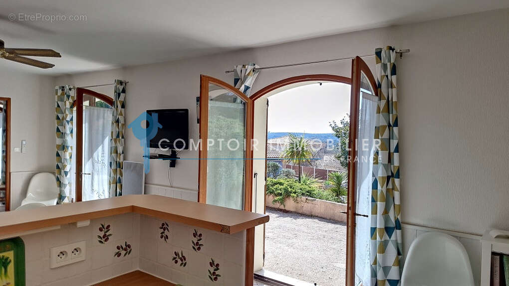 NÎMES- 30- Maison avec gîtes de 409m2  sur terrain de 2870m2 avec piscine - photo 11