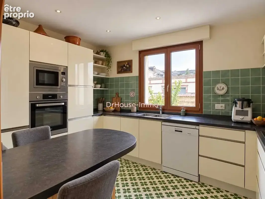 Maison 9 pièces 219 m² à vendre à Montargis (45200) - photo 3