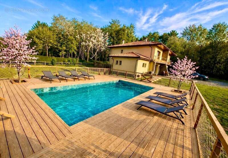 Maison à SAINT-JULIEN-EN-BORN