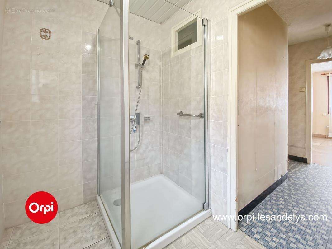 Maison à COURCELLES-SUR-SEINE