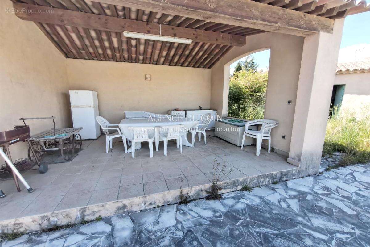 Maison à LE MUY