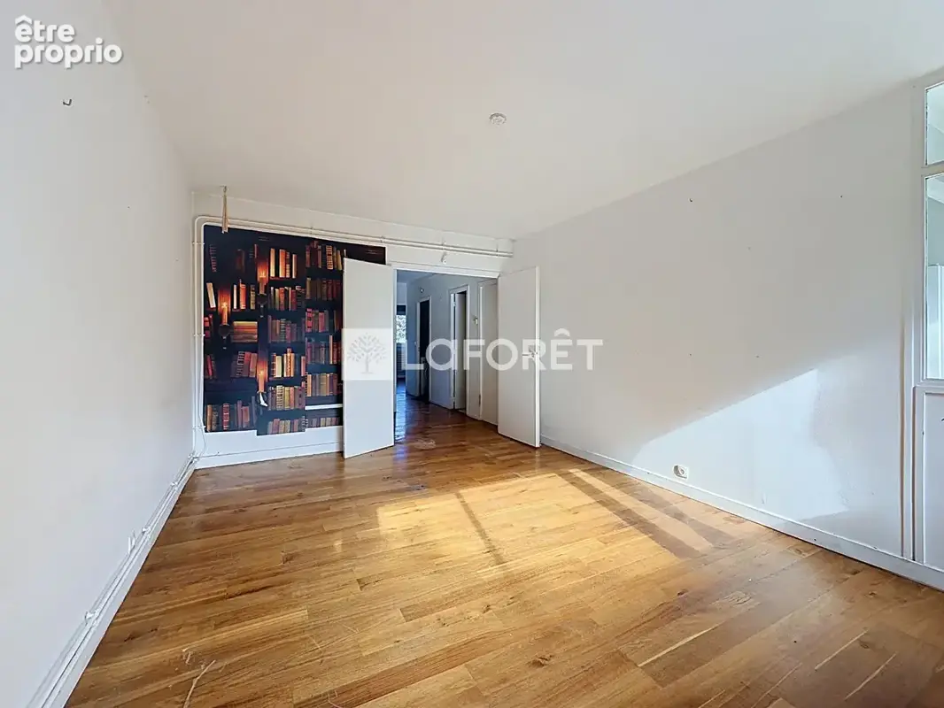 Photo Appartement à Bourg-La-Reine au prix de 294 000€