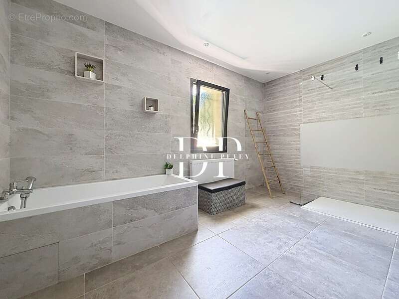 Maison à CRANVES-SALES