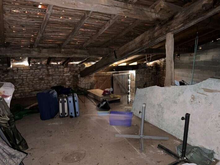 Maison à NANTEUIL-EN-VALLEE