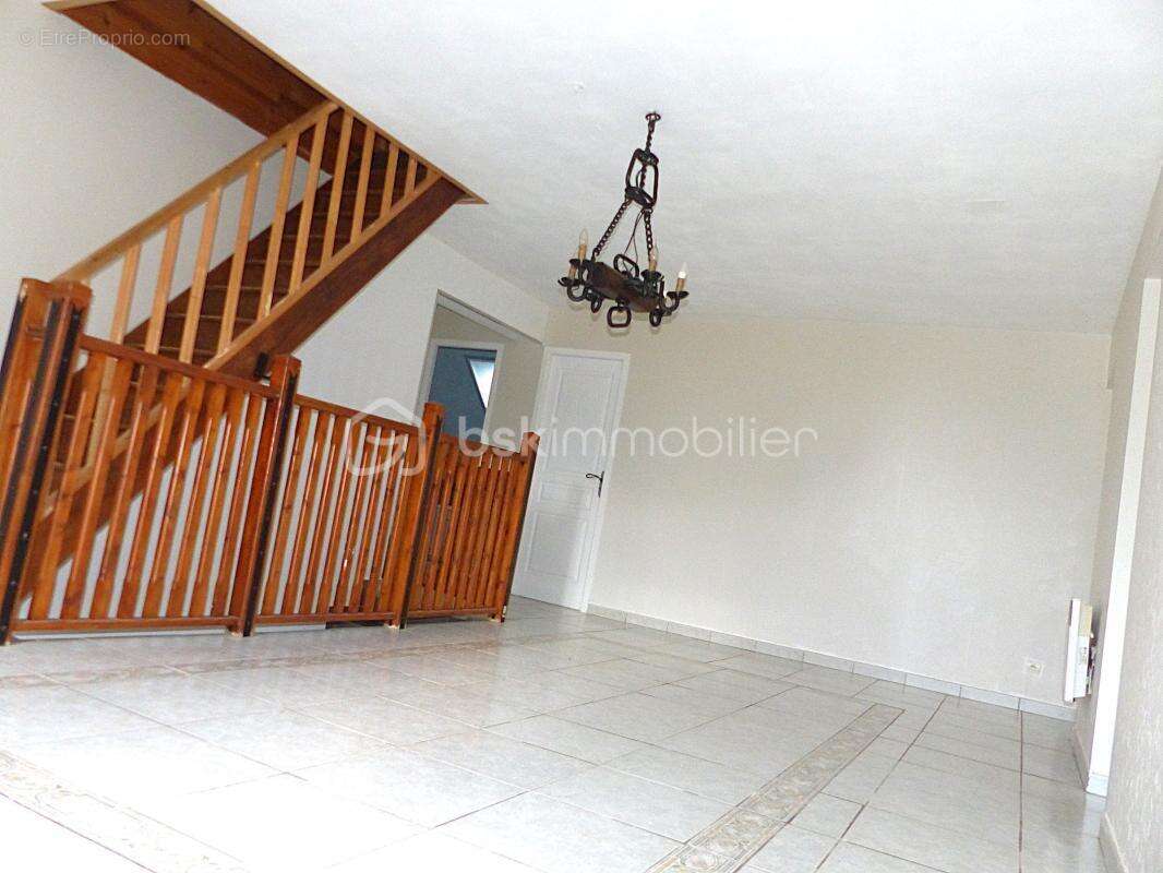 Maison à AILLANT-SUR-THOLON