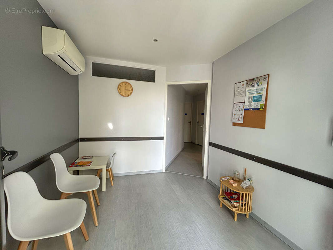 Commerce à SAINT-SULPICE