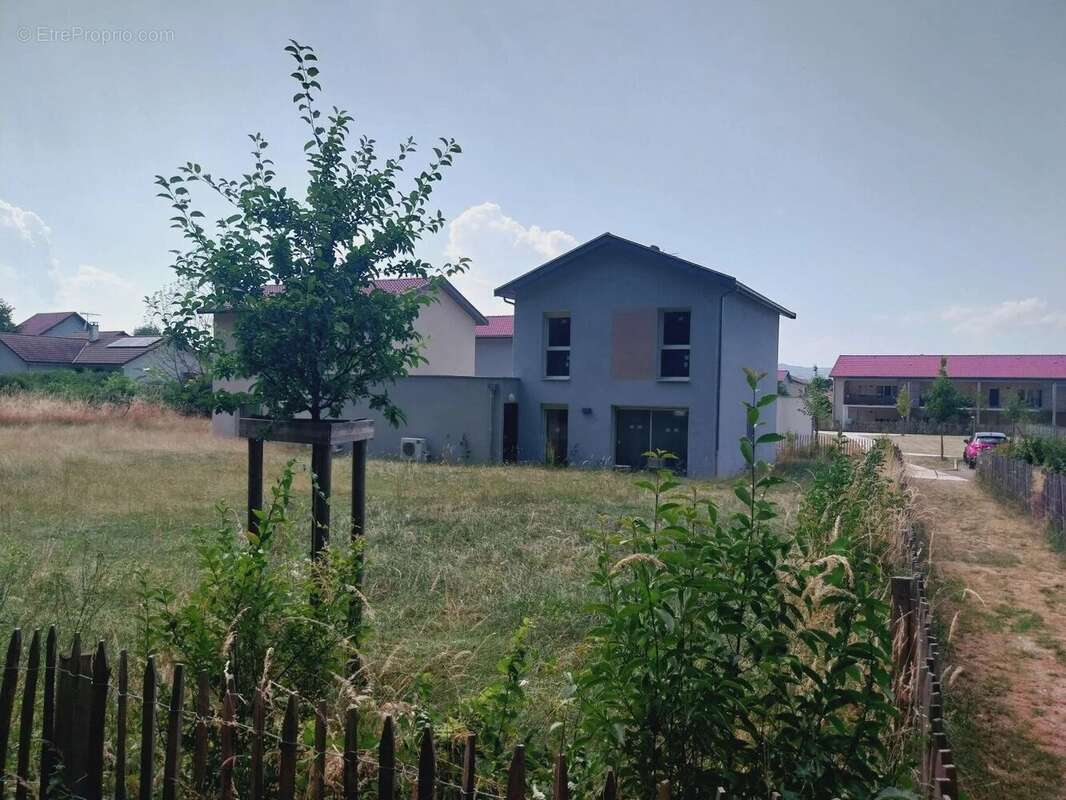 Maison à COGNIN-LES-GORGES