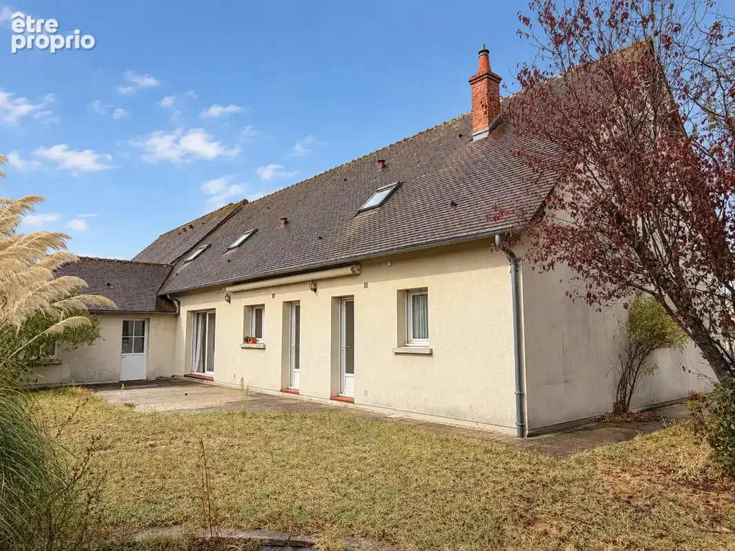 Maison familiale de 192 m2 avec garage double à LA FERTE SAINT AUBIN - photo 6