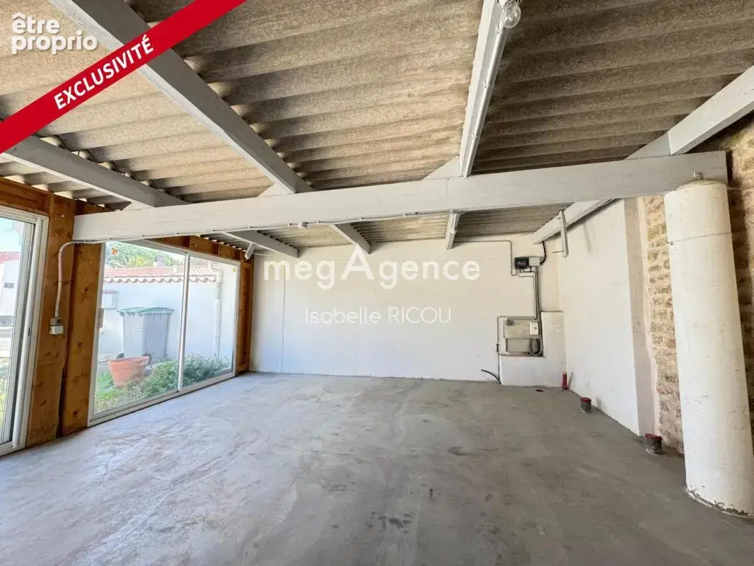 SAINT-PIERRE D'OLERON - La Chefmalière – Ensemble immobilier 196 m² habitables, chai en pierre et dépendances sur env. 1600 m² - photo 3