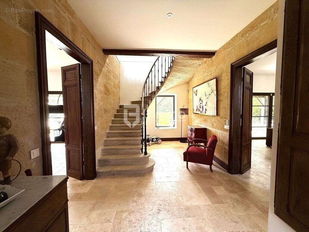 Maison de maître 360m2 - 5 chambres - piscine - dépendances - photo 8