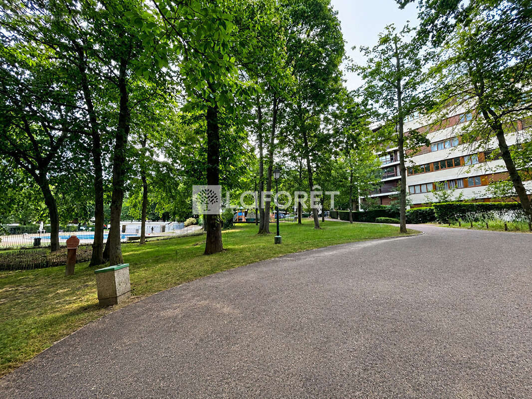 Appartement à LA CELLE-SAINT-CLOUD