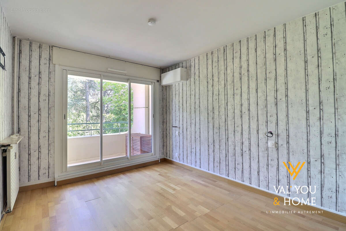 Appartement T4 90 m2 3 chambres 5ème Etage/6 avec ascenseur / Cave / Garage fermé - photo 9