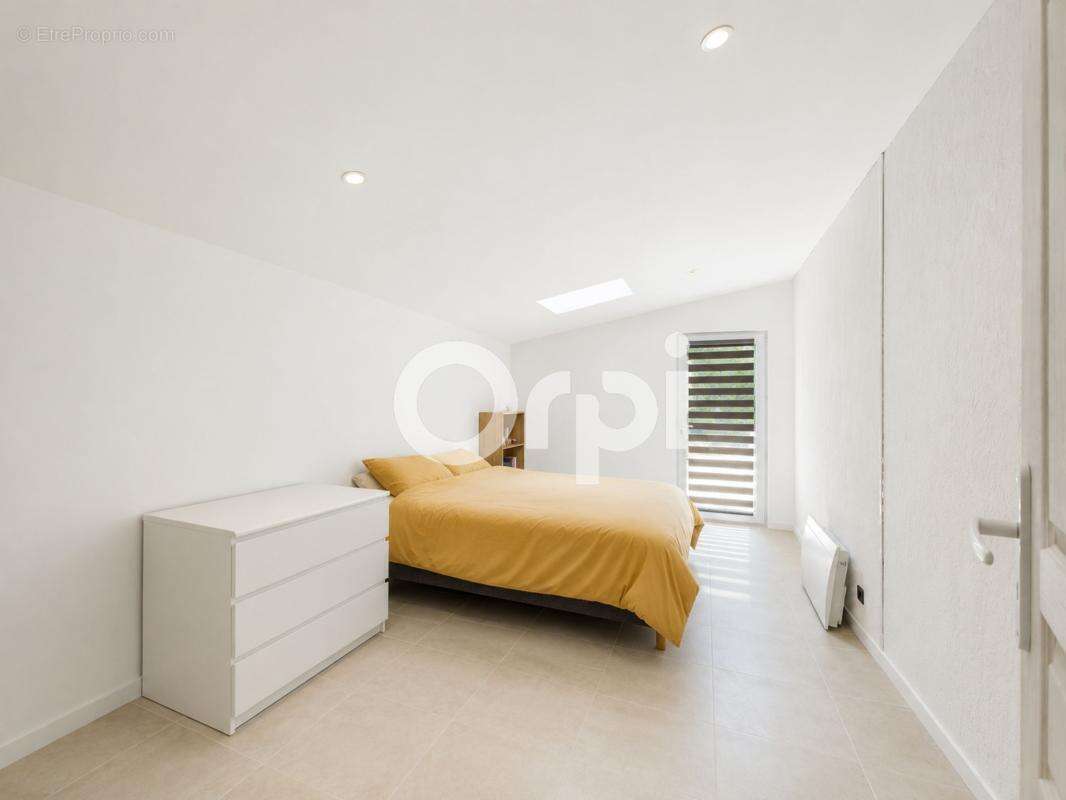 Villa individuelle renovee – vue panoramique - calme absolu - belles prestations - piscine / bassin poissons - jardin - photo 22