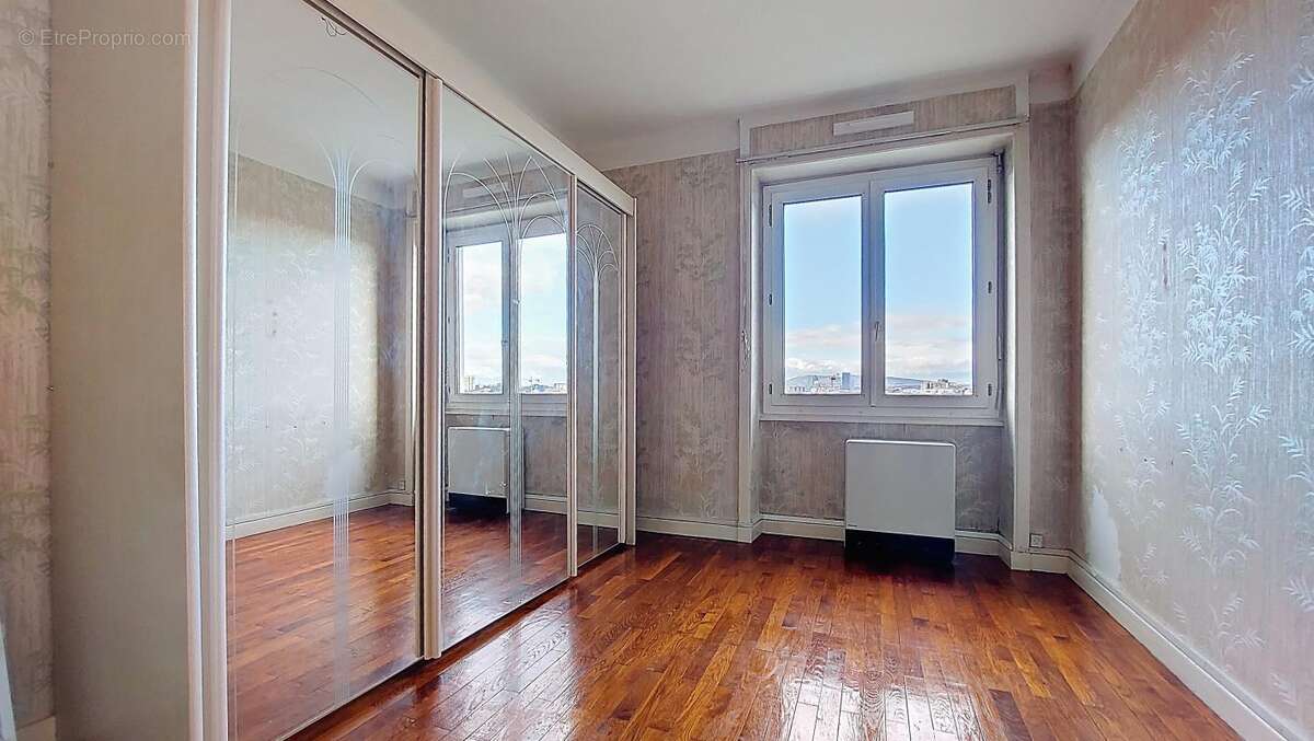 Appartement à LYON-8E