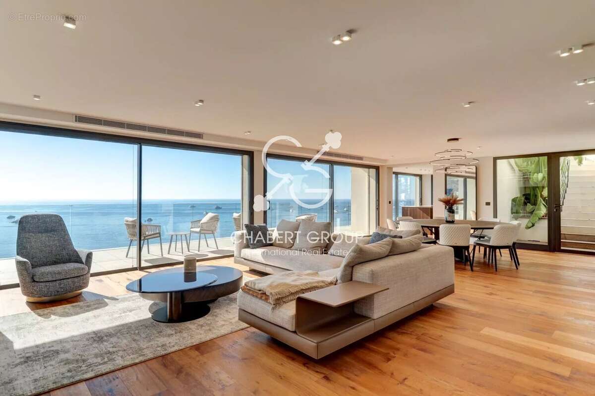 Appartement à ROQUEBRUNE-CAP-MARTIN