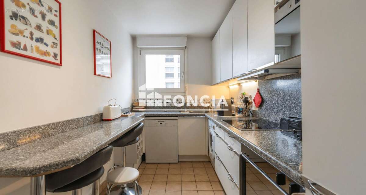 Appartement à COURBEVOIE
