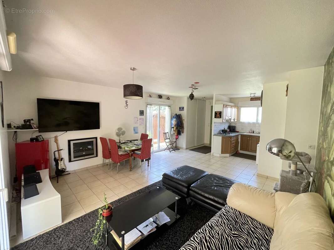 Maison - Plain-pied 87 m² - 2 chambres et 1 bureau + garage + terrasse  Terrain 500 m² - Elven centre à pied 700 m - photo 5