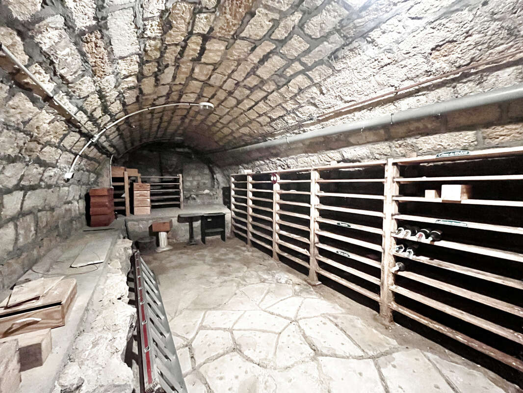 Maison à JOUY-LE-MOUTIER