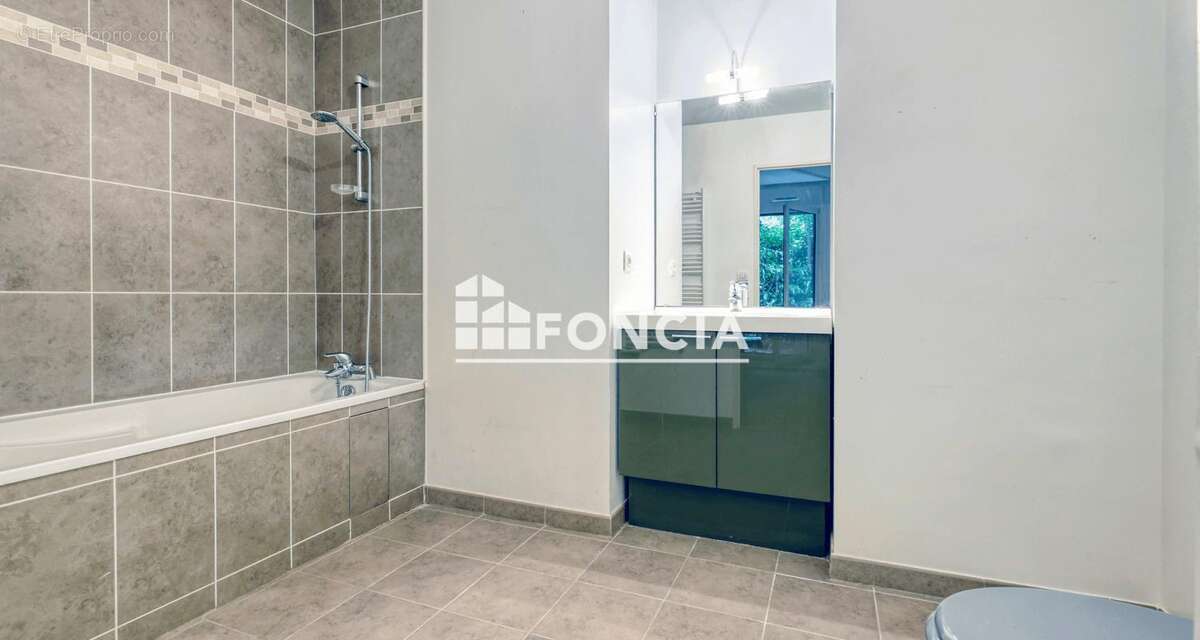 Appartement à ISSY-LES-MOULINEAUX